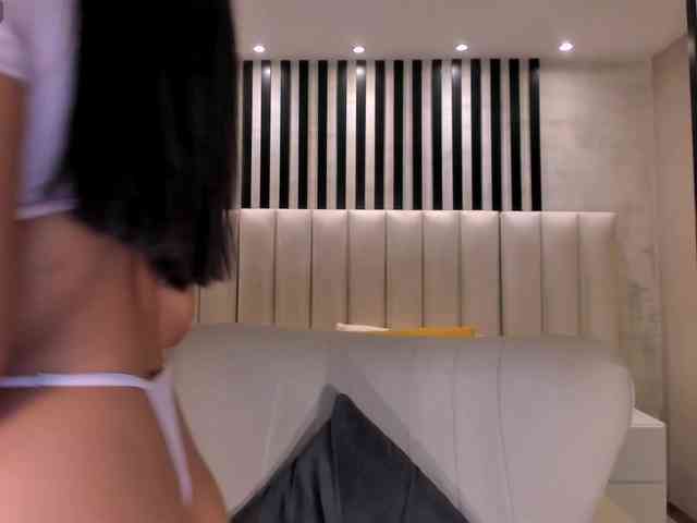 AmbarJames webcam