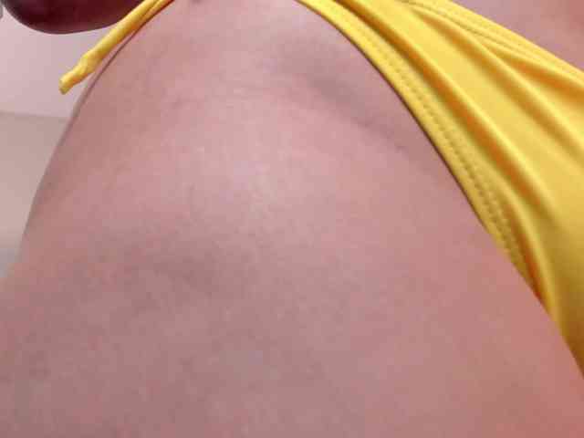 AmbarJames webcam