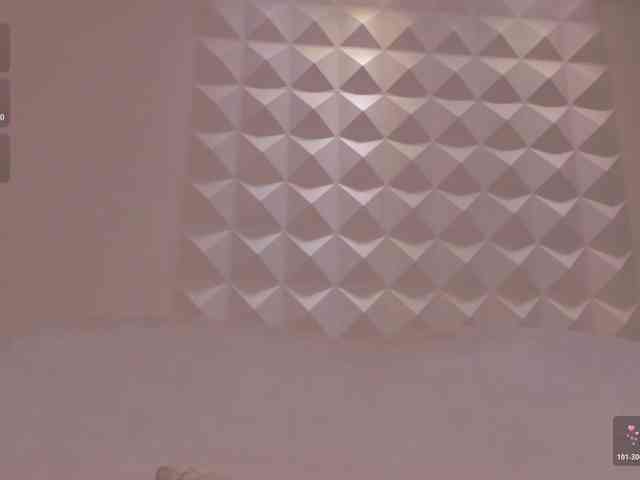 AmbarJames webcam
