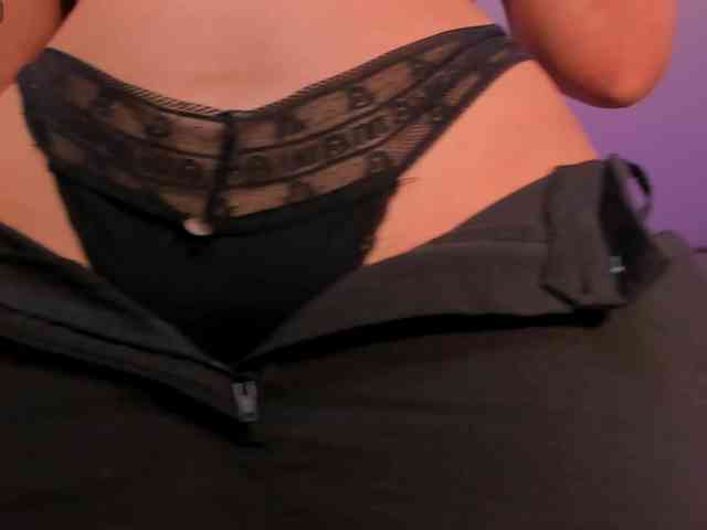 AmbarJames webcam