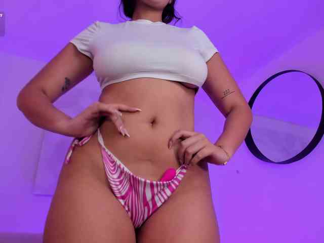 AmbarJames Live Webcam on BongaCams