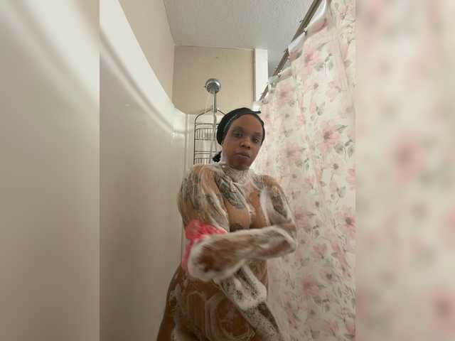 Profile and Statistics for Mariechuckie92 on BongaCams