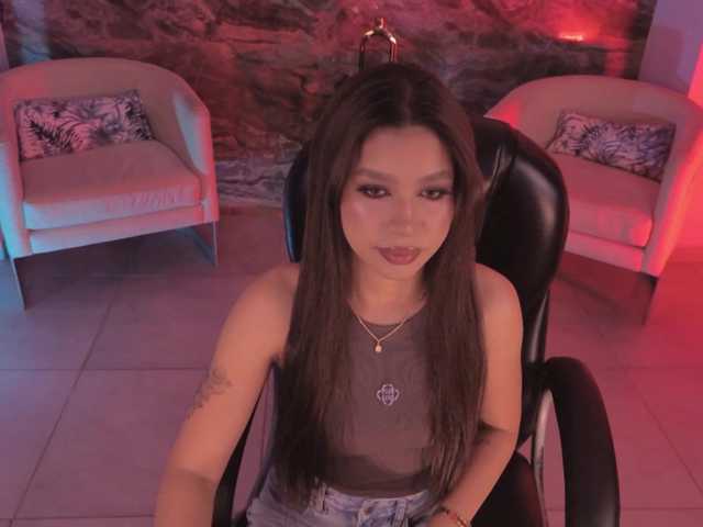 SophieHouston live cam preview