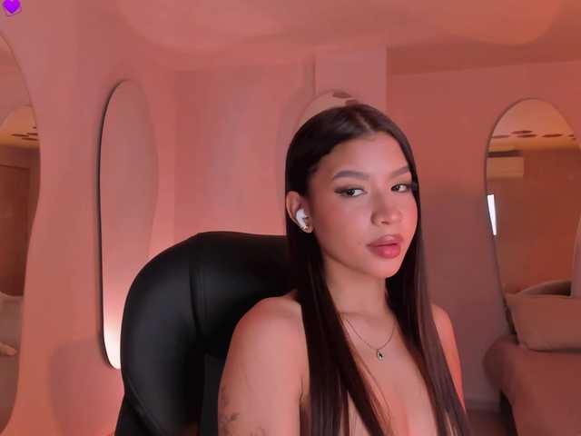 SophieHouston live cam on BongaCams