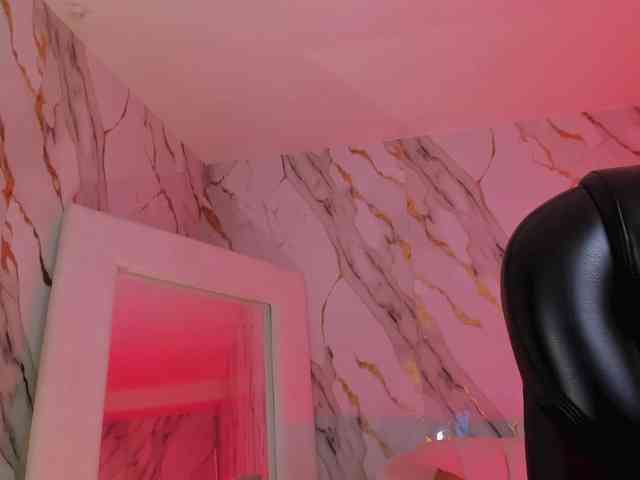 SophieHouston webcam