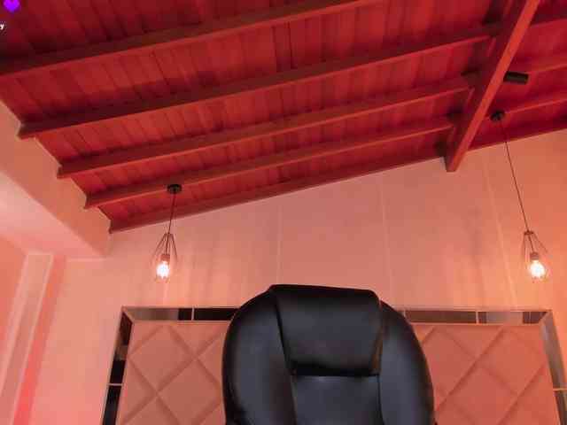 SophieHouston webcam