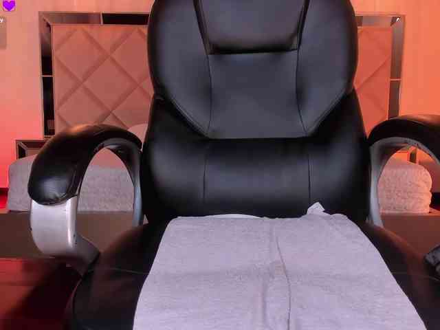 SophieHouston webcam