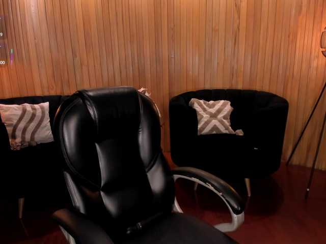 MilaLawrence live cam on BongaCams