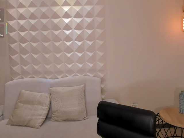 MilaLawrence live cam on BongaCams