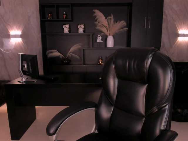 MilaLawrence live cam on BongaCams