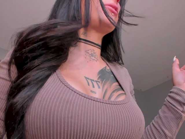 MilaLawrence live cam on BongaCams