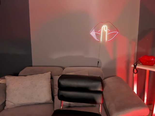MilaLawrence live cam on BongaCams
