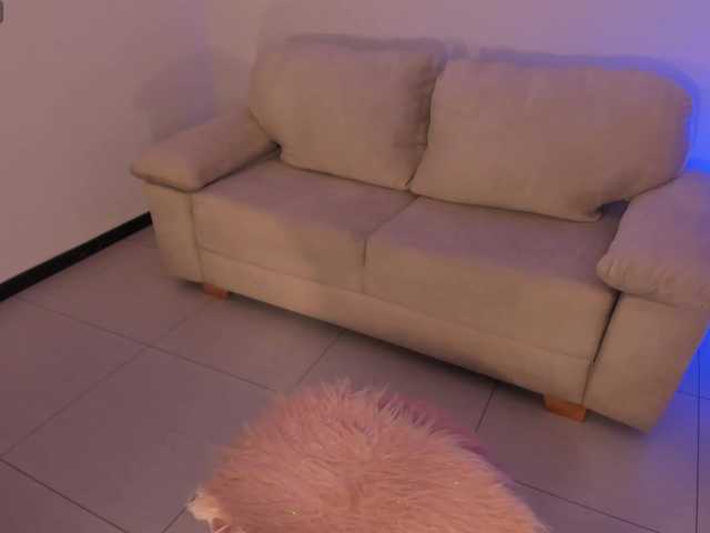 MilaLawrence live webcam show
