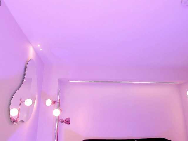 MilaLawrence live cam on BongaCams