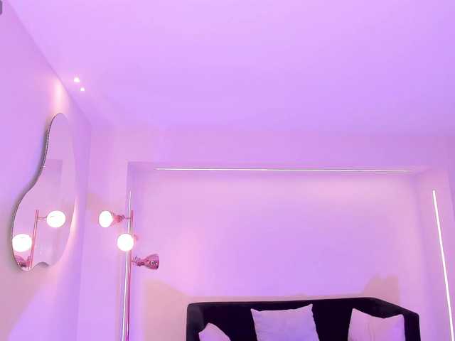 MilaLawrence live cam on BongaCams