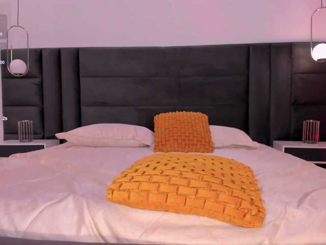 Live room thumbnail for MilaLawrence