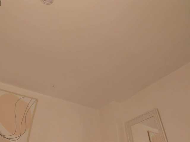 MilaLawrence live webcam show