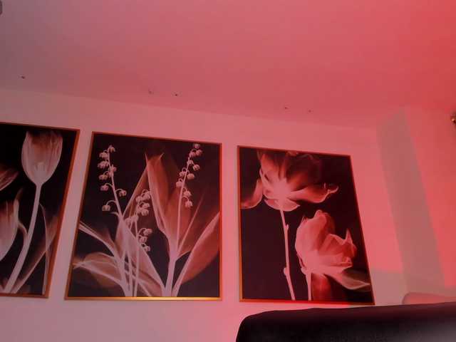 MilaLawrence live cam on BongaCams