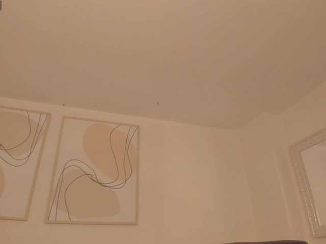 MilaLawrence live webcam show