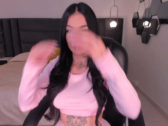 MilaLawrence live cam preview