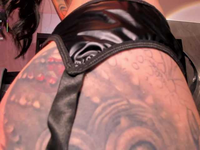 MilaLawrence live cam on BongaCams