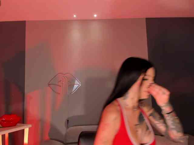 MilaLawrence webcam