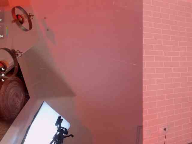MilaLawrence webcam