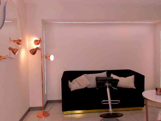 MilaLawrence webcam