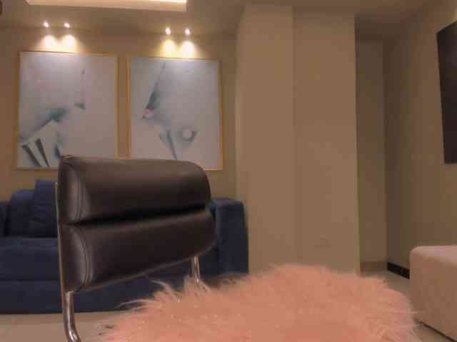 MilaLawrence webcam