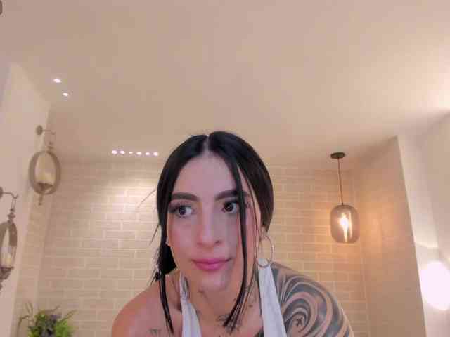 MilaLawrence webcam