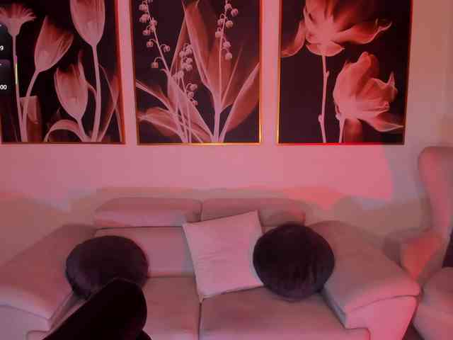 MilaLawrence webcam