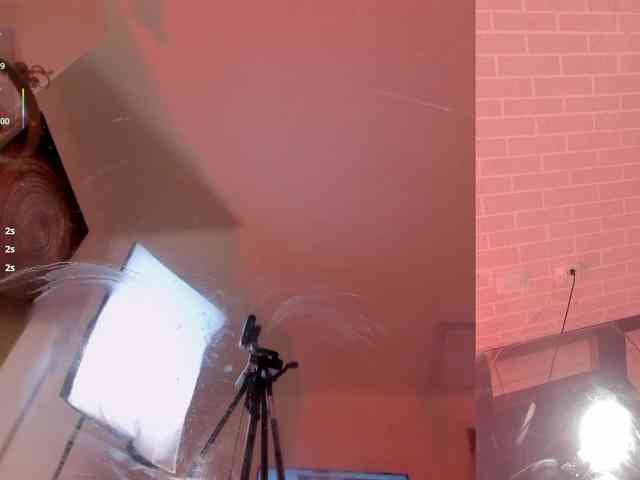 MilaLawrence webcam