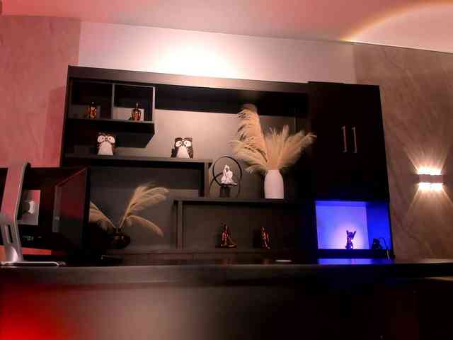 MilaLawrence webcam