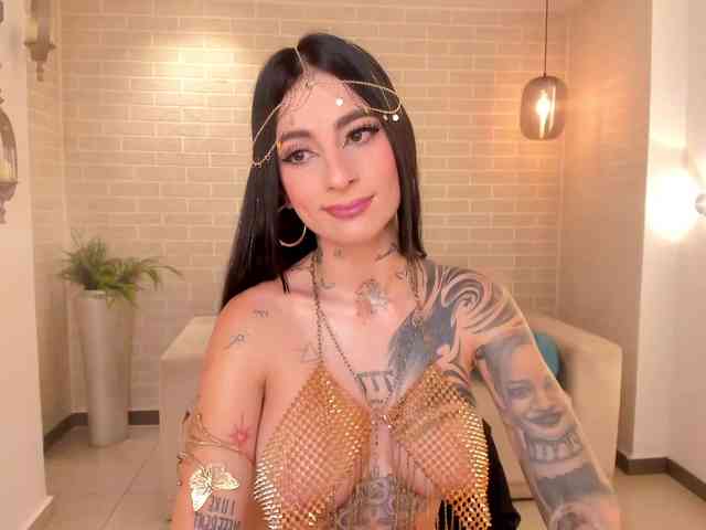MilaLawrence webcam