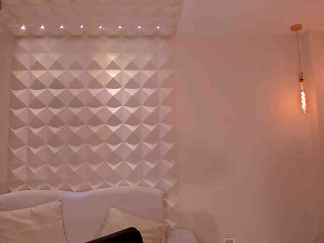 MilaLawrence webcam