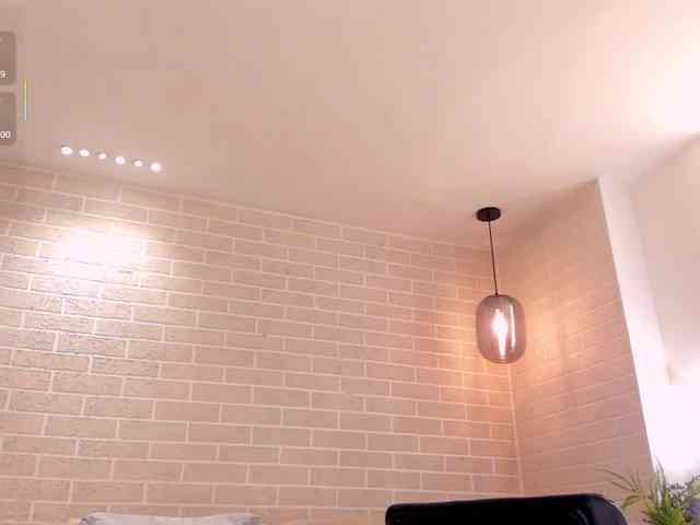 MilaLawrence webcam