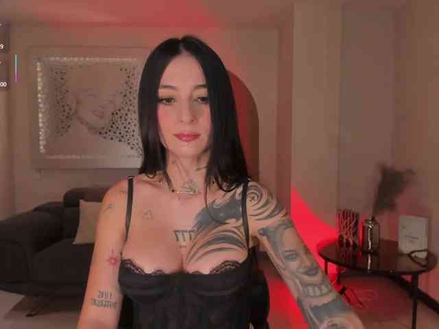 MilaLawrence webcam