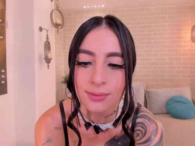 MilaLawrence webcam