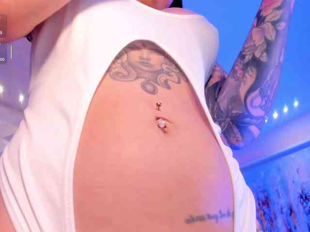 MilaLawrence webcam