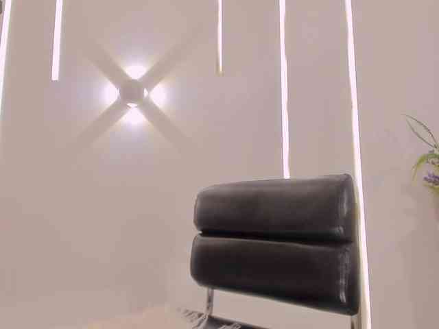 MilaLawrence webcam
