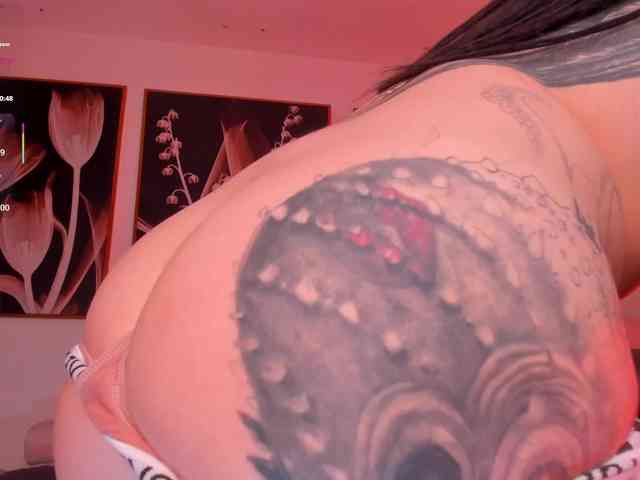 MilaLawrence webcam