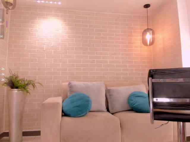 MilaLawrence webcam