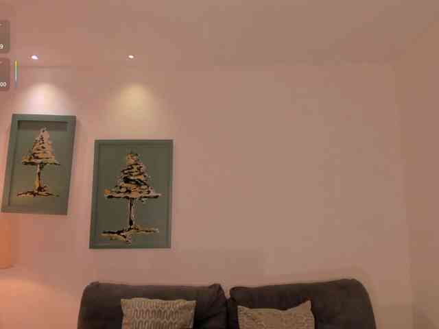 MilaLawrence webcam