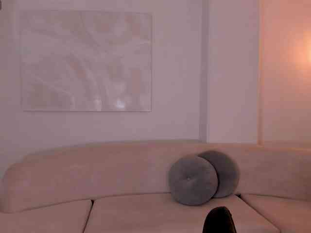 MilaLawrence webcam