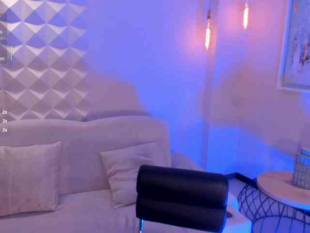 MilaLawrence webcam