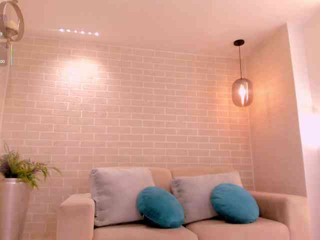 MilaLawrence webcam