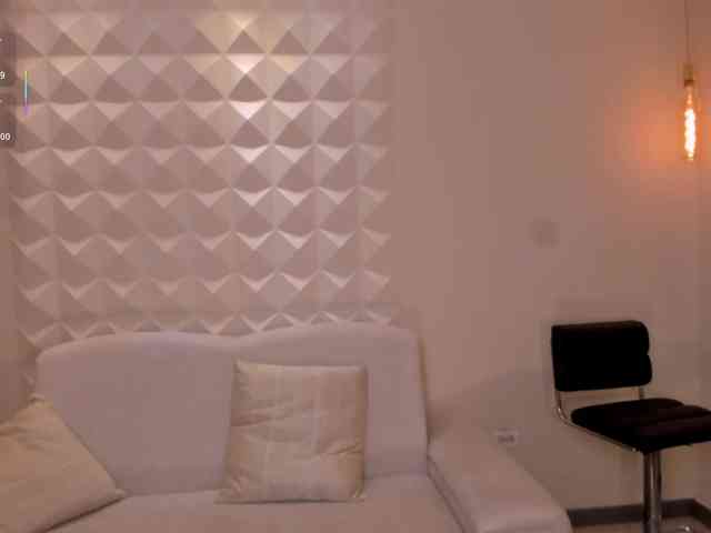 MilaLawrence webcam