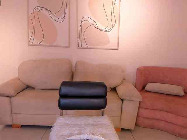 MilaLawrence webcam