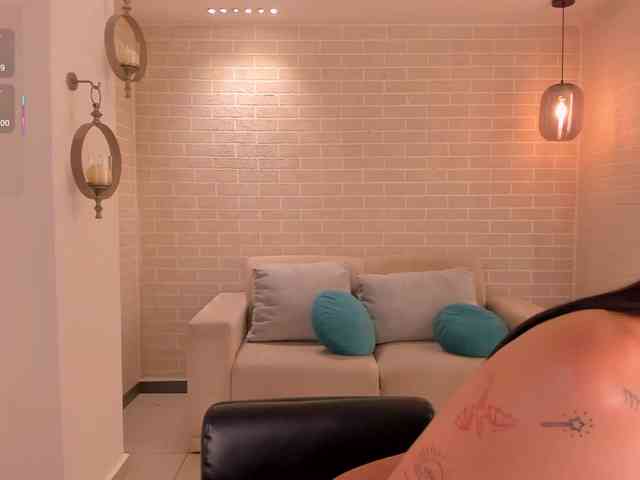 MilaLawrence webcam