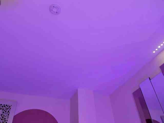 MilaLawrence webcam